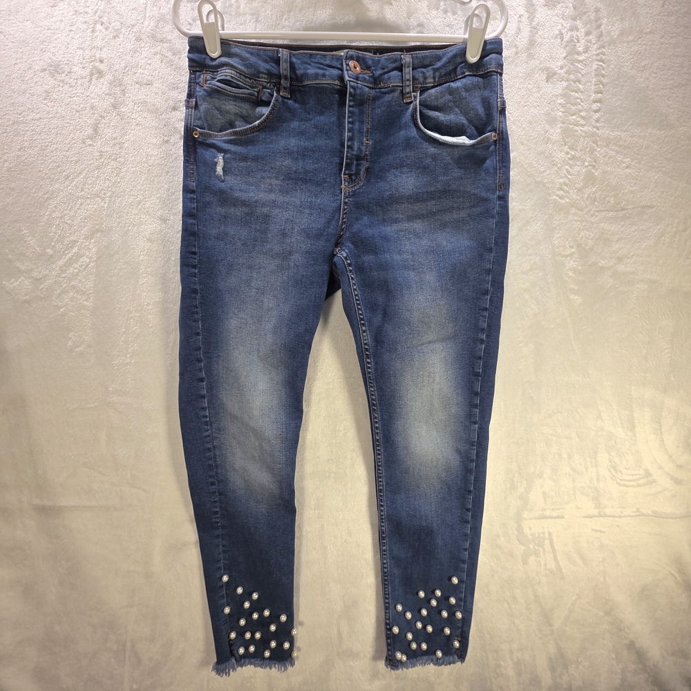 Zara Blue Cropped Jeans with Pearl Accents Size 12 Capris